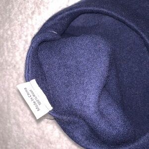 100% Wool Navy Beret with Wool Tassel